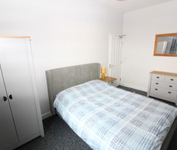 1 Bedroom Shared House - Photo 2
