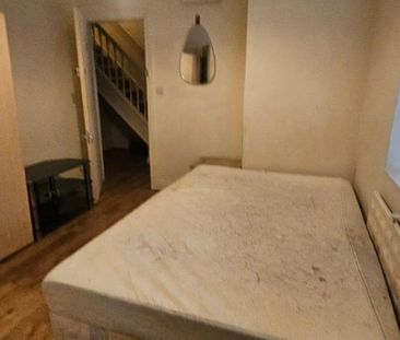 Studio to rent - Photo 6