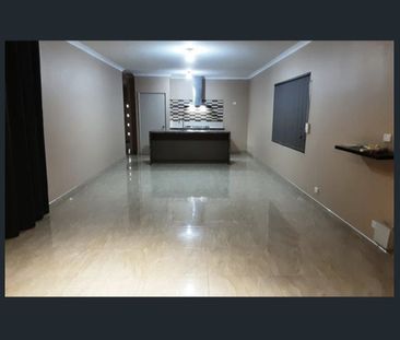 Cosy Four bedroom house at the heart of Byford - Photo 6