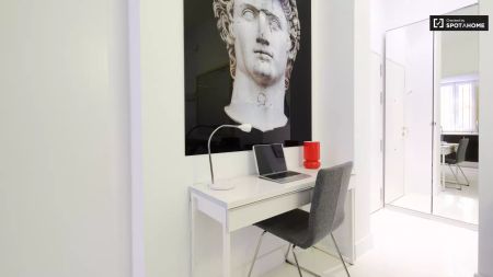 Sleek studio apartment for rent in La Latina - Photo 4