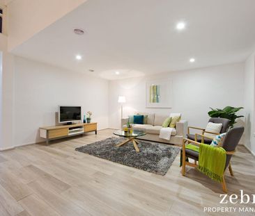 Family Stand Out! - Photo 1