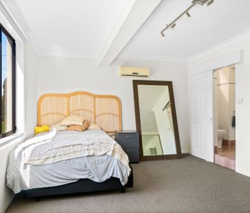 Large 4 Bedroom Home in a Quiet cul-de-sac - Photo 6