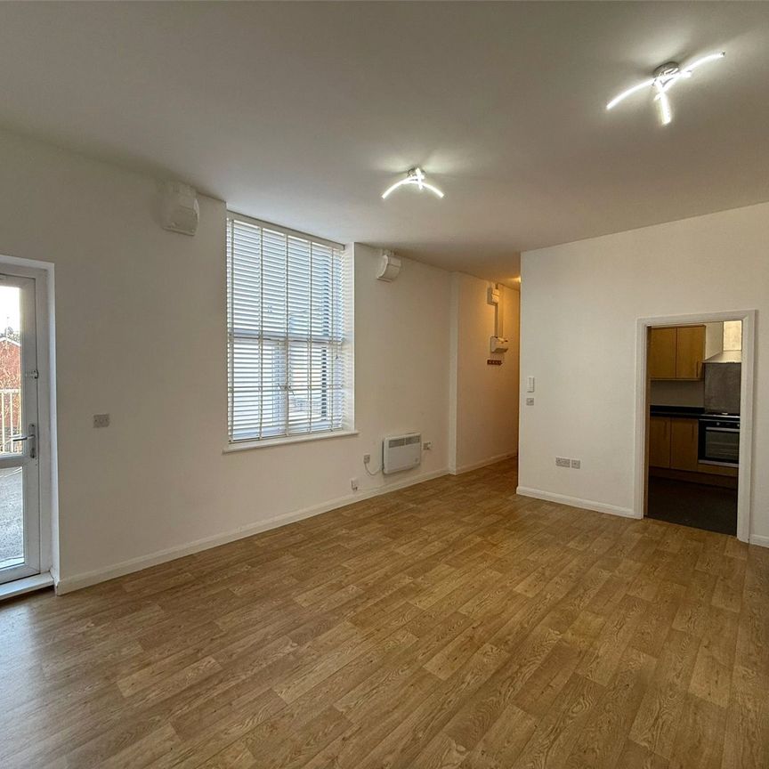 2 bedroom apartment to rent Milnrow Road, Shaw, Oldham, OL2 - Photo 1