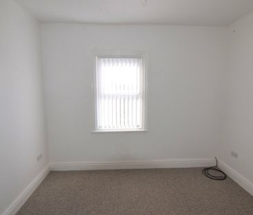 To Let 2 Bed Apartment - Photo 2