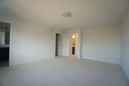 For Lease - 351 Establish Avenue, Orleans - Cumberland and Area, Ontario - Photo 2