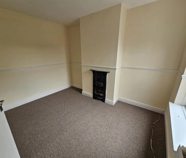 4 bedroom terraced house to rent - Photo 3