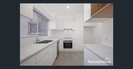 Charming Beachside Apartment for Rent - Photo 2