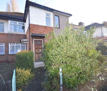 Grantham Garden, Marks Gate, RM6 - Photo 2