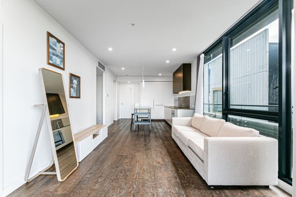 Modern 2 Bedroom Apartment with City Views Near Green Square & East Village - Photo 1