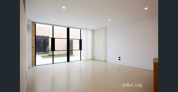 Near new Four bedroom Family Home - Photo 1