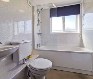 2 bedroom semi-detached house to rent - Photo 6