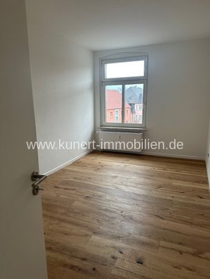 Attraktive 2-Zi-Whg. nahe Zoo im 2.OG, neu saniert mit Parkett,Fliesen+Badewanne ... - Photo 1