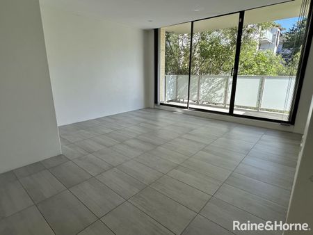 Freshly Painted With New Carpet Two Bedroom Apartment - Photo 5
