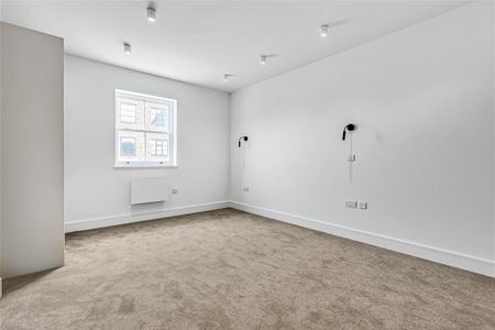 2 bedroom block of apartments to rent - Photo 3