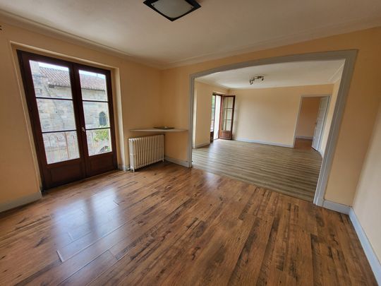 Location Appartement 3 pièces 75m² FIGEAC 46100 - Photo 1