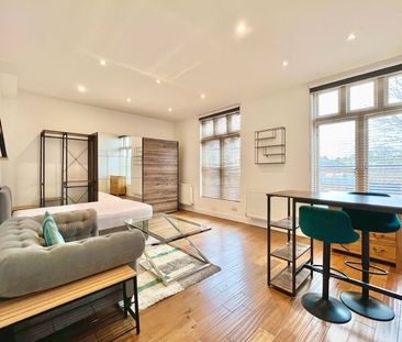 Studio Flat, Kennington Road, SE11 - Photo 1