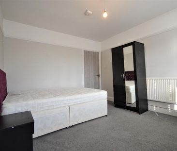 House share to rent - Photo 2