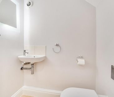 2 bedroom semi-detached house to rent - Photo 6