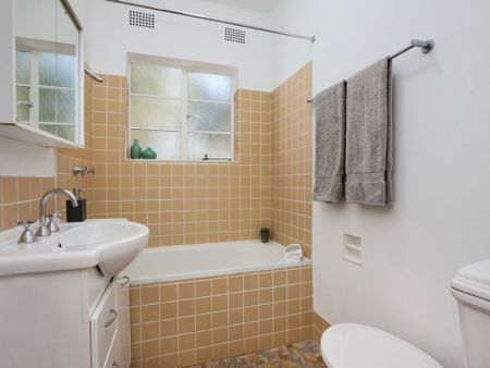 Beautifully Presented Apartment ** Available 06/12/25 ** - Photo 2