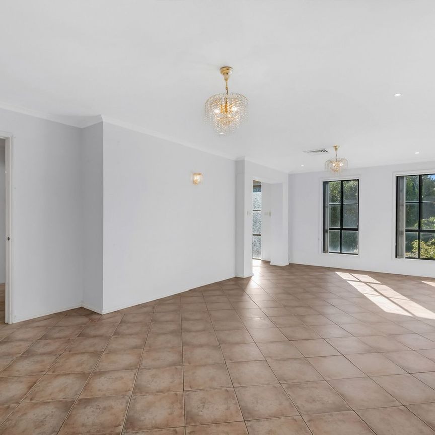 Spacious 5-Bedroom Family Home in the Heart of Cherrybrook! - Photo 1