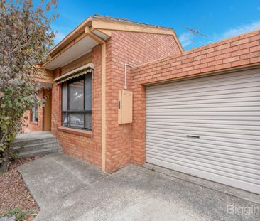 Two Bedroom Villa Unit in Charming Village Setting - Photo 1