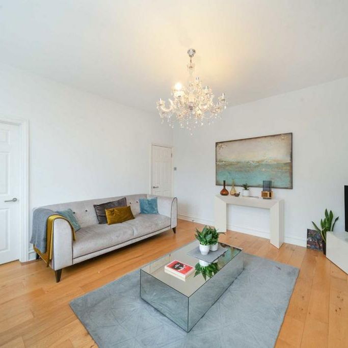 3 bedroom flat to rent - Photo 1