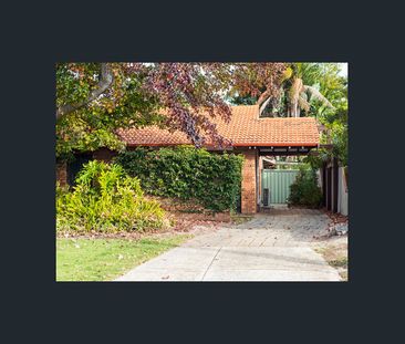 TIDY, RENOVATED BRENTWOOD VILLA - Photo 1