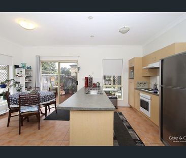 Modern Family Living in a Convenient Springfield Lakes Location - Photo 3