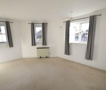 2 bedroom end of terrace house to rent - Photo 1