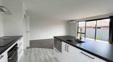 Executive Brand new Townhouse - Photo 4