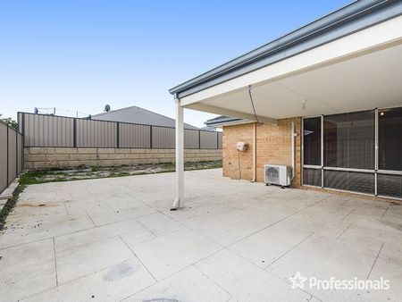 33 Calneggia Drive, Byford WA 6122 - Photo 2