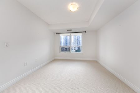 For Lease - 500 Doris Avenue Unit# 423, Toronto, Ontario - Photo 4