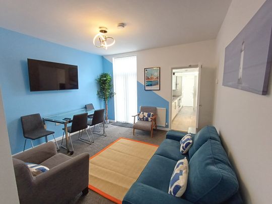 5 Bed Semi-Detached House, City Road, NG7 - Photo 1