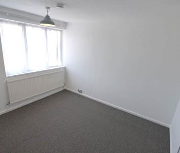 4 bedroom terraced house to rent - Photo 2