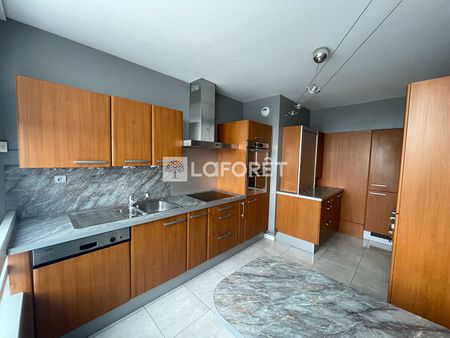 Apartment - Photo 2