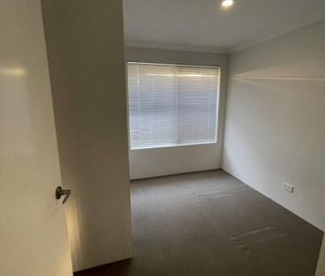 Front-Facing 3×2 Villa with Big Courtyard & Double Garage - Photo 5