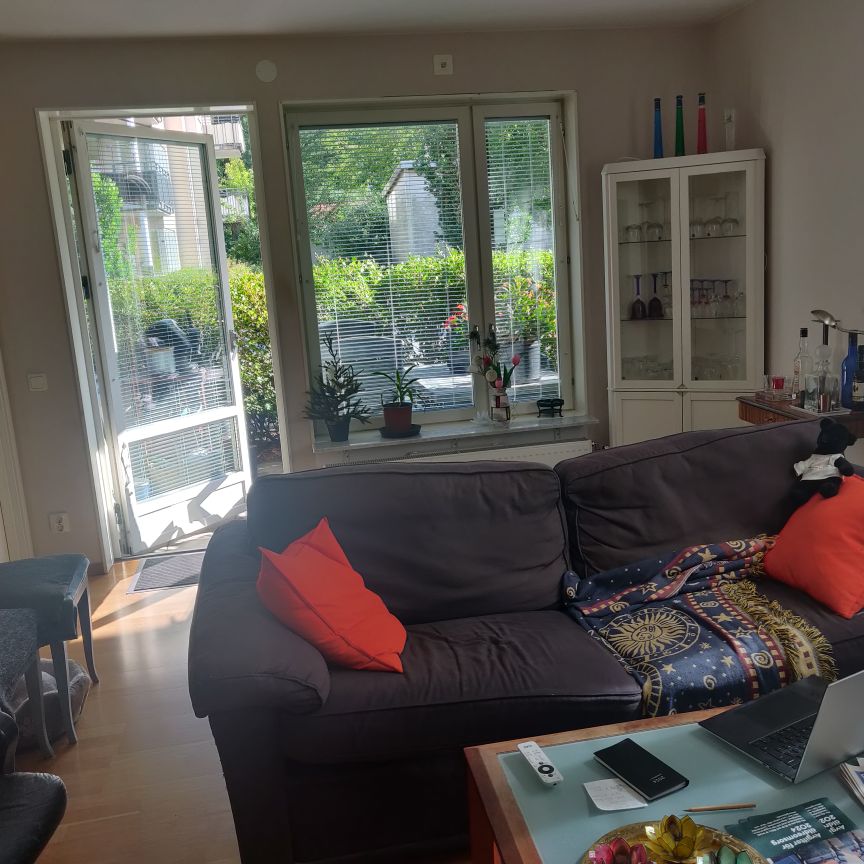 Nils Lövgrens väg, Sköndal - Foto 1