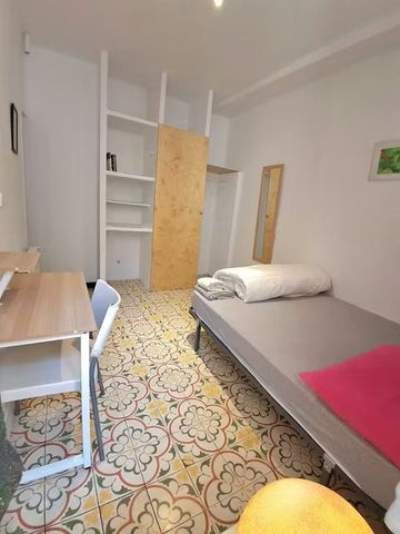 Calle de la Madera, Madrid, Community of Madrid 28004 - Foto 3