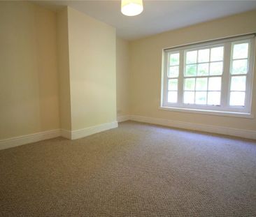 4 bedroom semi-detached house to rent - Photo 6