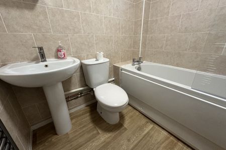 Gatcombe Drive, Stoke Gifford, BRISTOL - Photo 5