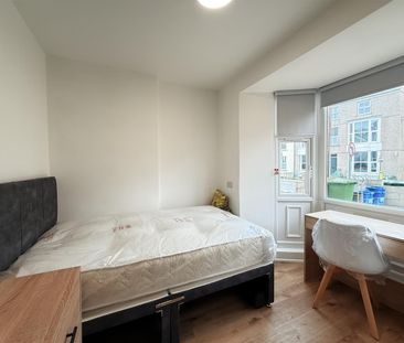 Flat A, 49 Holyhead Road - Photo 3