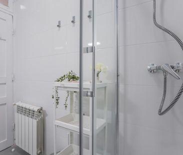 Cozy Room in the Heart of Madrid - Photo 2