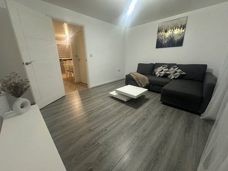 2 Bed Terraced House, Morton Hall Road, M12 - Photo 2