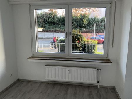 Für Treppenmuffel!! Bezugsfertige 2-Zimmerwohnung im Erdgeschoss mit Balkon und ebenerdiger Dusche - Photo 3