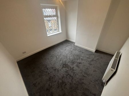 2 bed Terraced - To Let - Photo 5