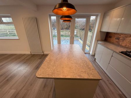 3 bedroom semi-detached house to rent - Photo 3