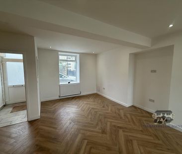 3 bedroom end of terrace house to rent - Photo 1