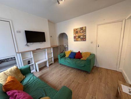 Upper Newborough Street, Burton Stone Lane - P2265 - Photo 3