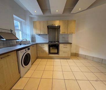 3 bedroom semi-detached house to rent - Photo 4