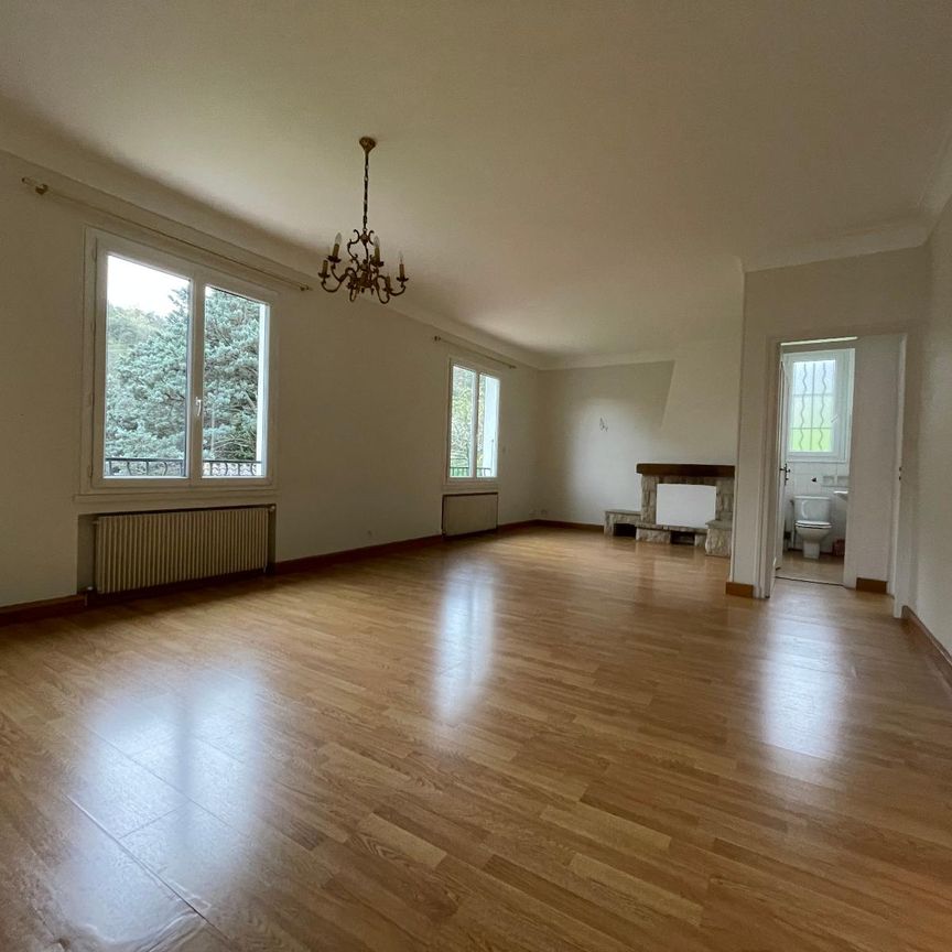 Location Maison 4 pièces 144m² VALS LES BAINS 07600 - Photo 1